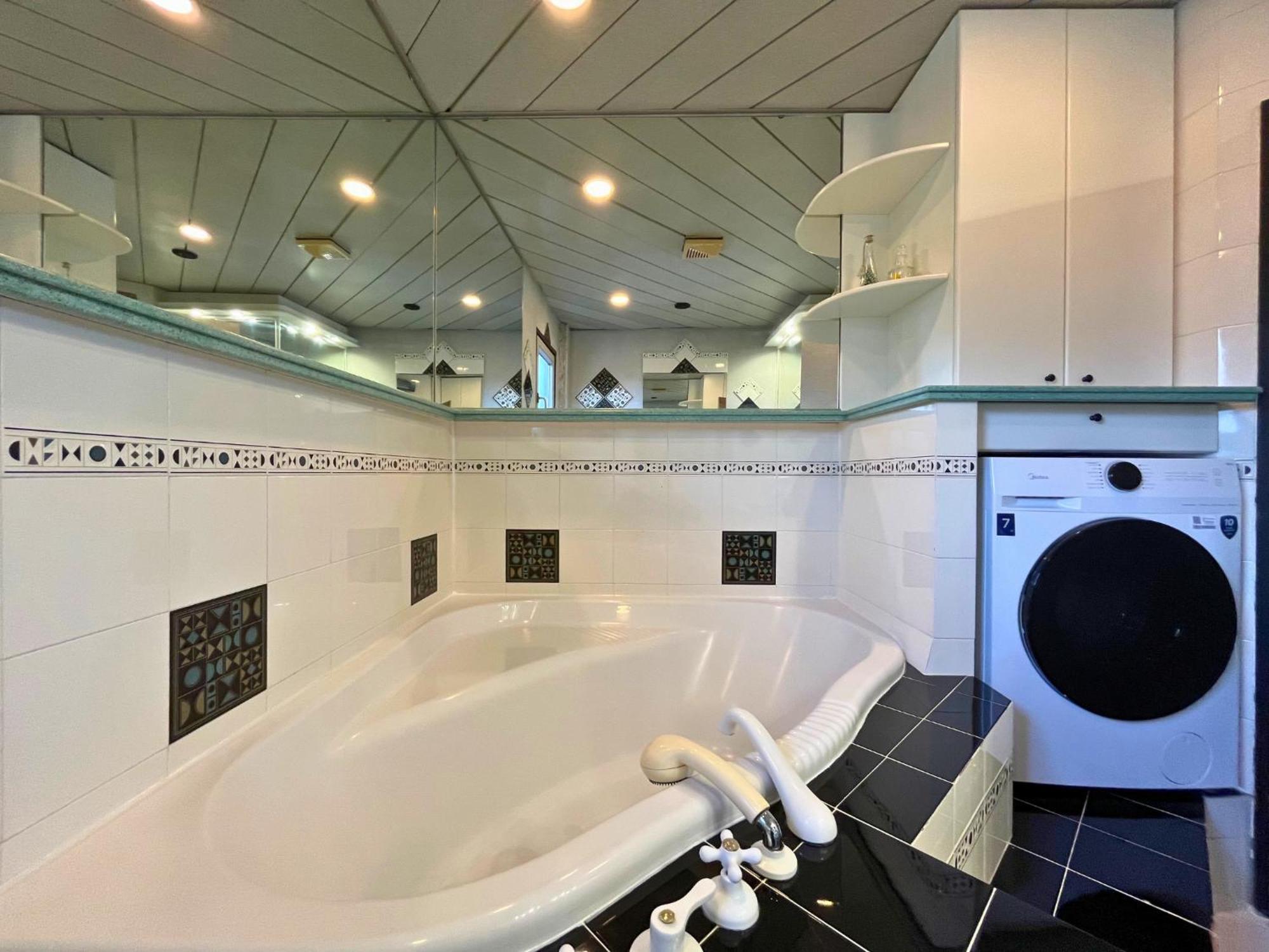 Leo Apartment *
